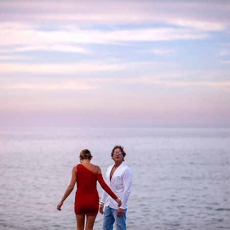 Dimora Nesea Bed & Breakfast Cozze Bagian luar foto